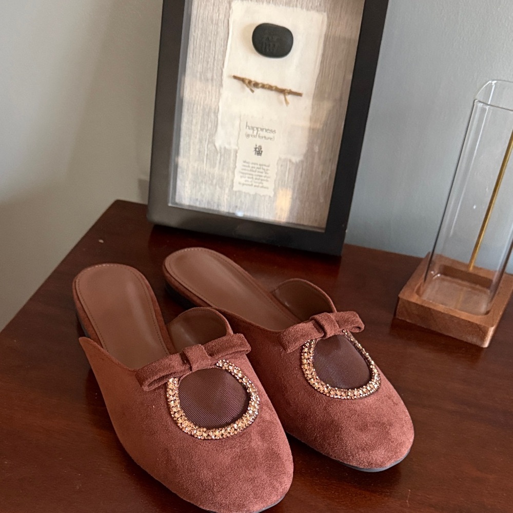 Brand New. Never Worn. Elegant Brown Suede Women's Mules
